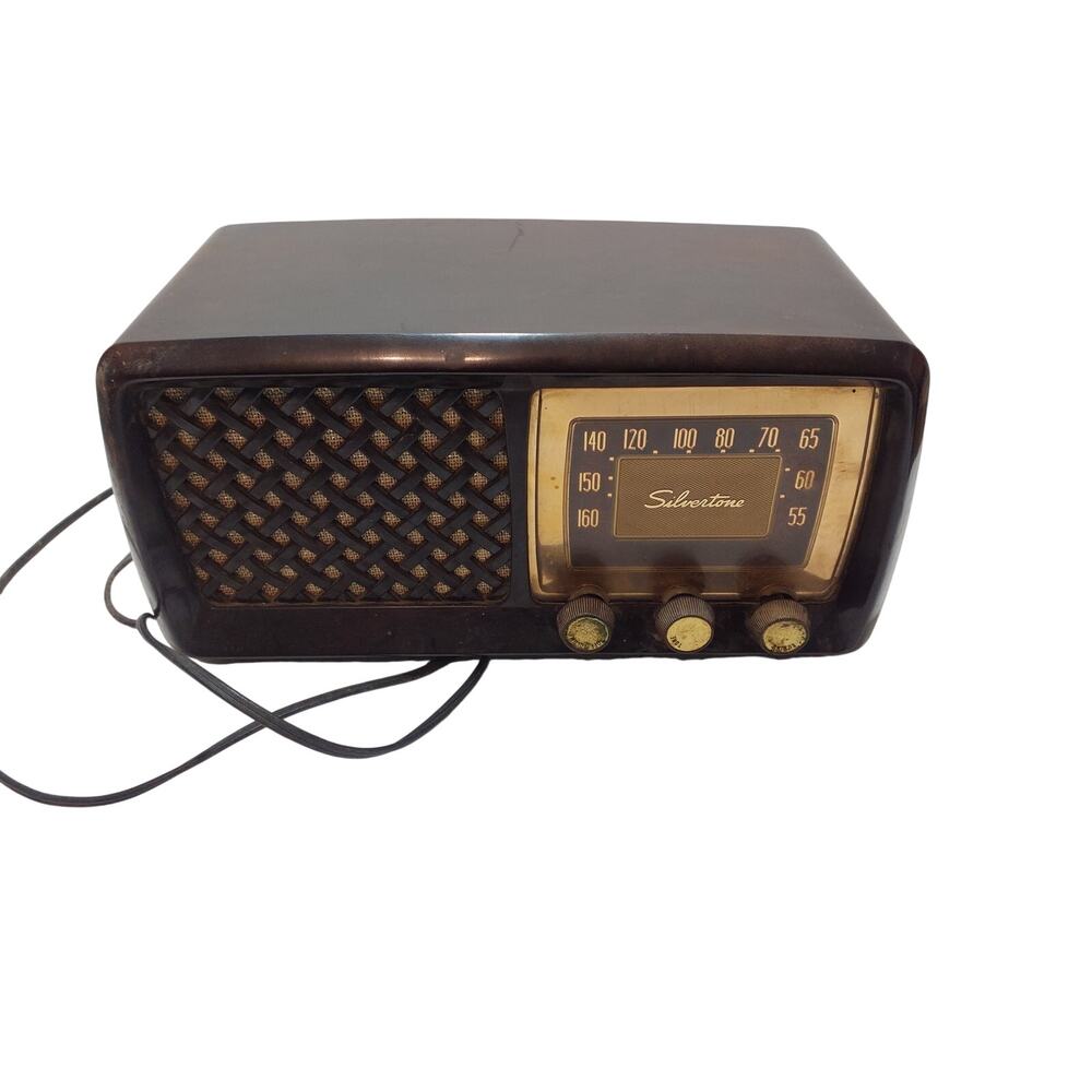 Vintage sears silvertone tube radio.